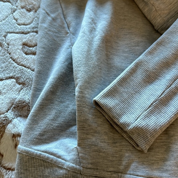 Lululemon turtleneck sweatshirt - Picture 2 of 3
